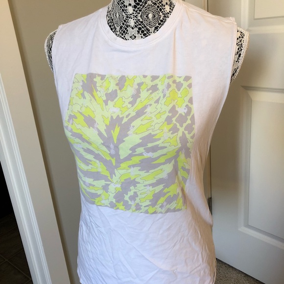 Lululemon muscle tank - Picture 1 of 2